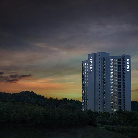 Centummark Hotel ยางยาง ภายนอก รูปภาพ
